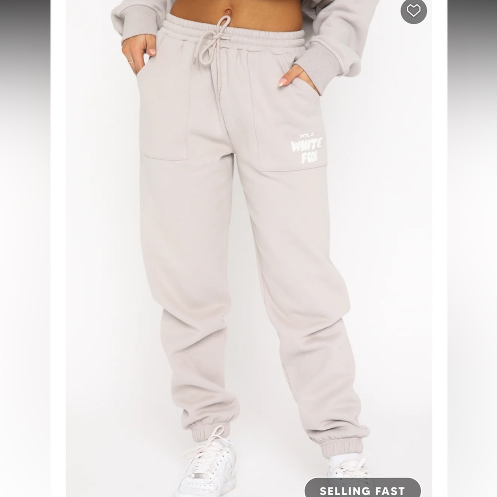 ✨WHITE FOX OFFSTAGE SWEATPANTS✨